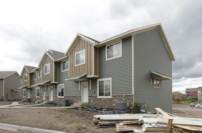 Wildflower Terrace North Townhomes in Sauk Rapids, MN - Foto de edificio - Building Photo