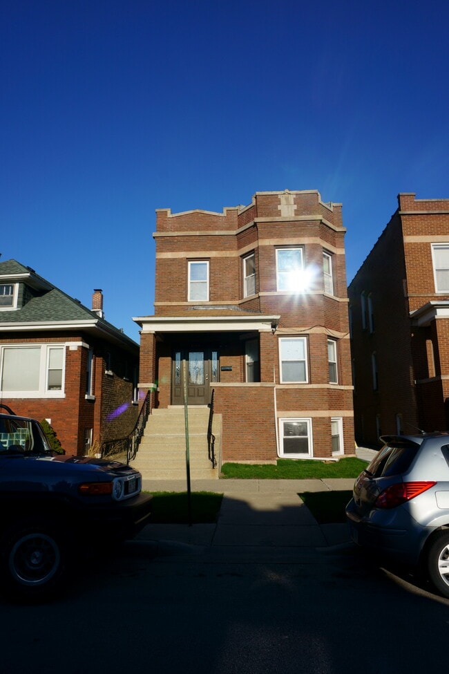 2109 S 59th Ct, Unit 2