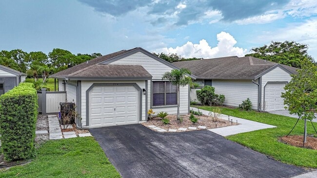 2514 Bedford Mews Dr in Wellington, FL - Building Photo - Building Photo