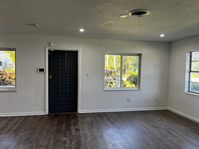 1266 SW 29th Terrace in Palm City, FL - Building Photo - Building Photo