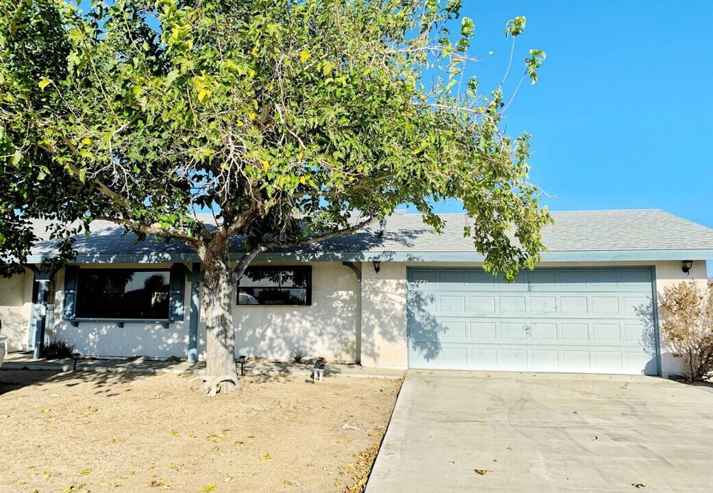 6643 Indian Cove Rd in Twentynine Palms, CA - Building Photo