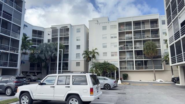 2821 N Miami Beach Blvd in North Miami Beach, FL - Building Photo