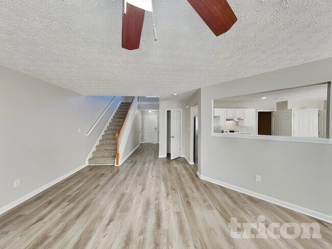 988 Winding Down Way in Grayson, GA - Foto de edificio - Building Photo