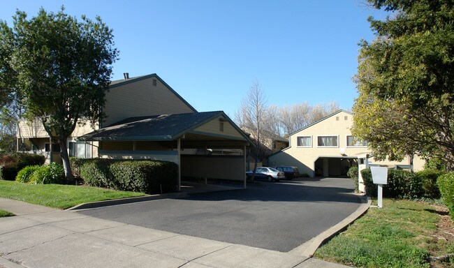 Park Place Apartments in Santa Rosa, CA - Building Photo - Building Photo