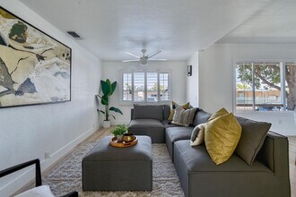 424 Stanford Ave in Roseville, CA - Building Photo - Building Photo