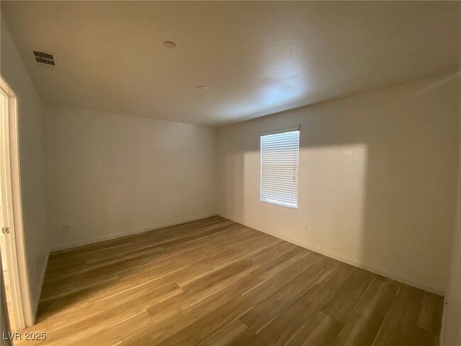 property at 4517 Dover Straight St