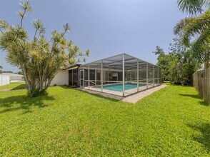 1229 Lucaya Ave in Venice, FL - Building Photo - Building Photo