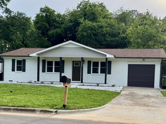 property at 3620 SW Cerro Vista St