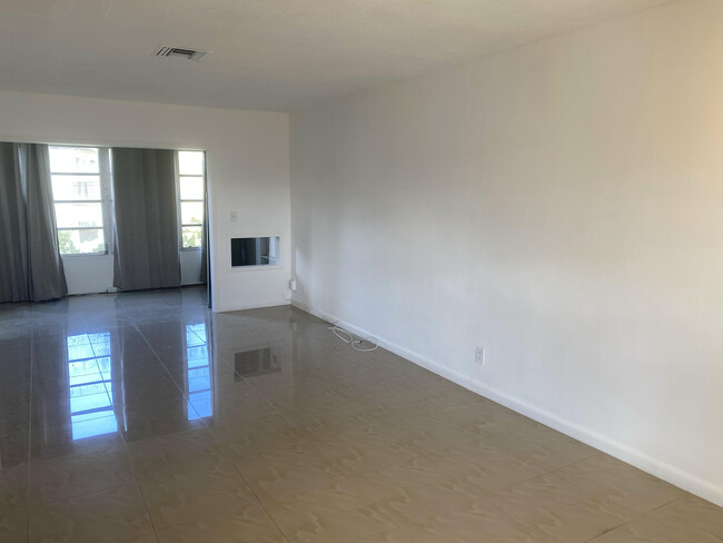 125 W Hidden Valley Blvd in Boca Raton, FL - Building Photo - Building Photo