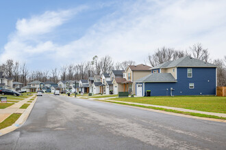 Old Russell Pike in Clarksville, TN - Building Photo - Building Photo