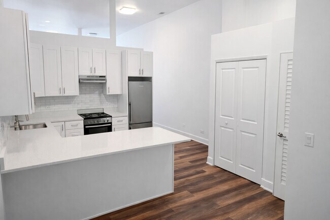 1533 N Western Ave in Chicago, IL - Building Photo - Building Photo