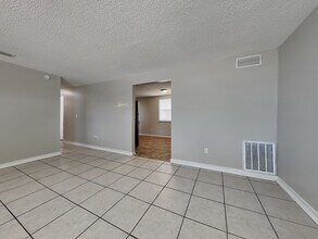 11749 Kingfisher Ln E in Jacksonville, FL - Building Photo - Building Photo