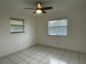 6030 SW 32nd St, Unit 3 in Miramar, FL - Foto de edificio - Building Photo