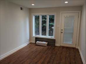 3143 S Halsted St, Unit 2nd FL Rear in Chicago, IL - Building Photo - Building Photo
