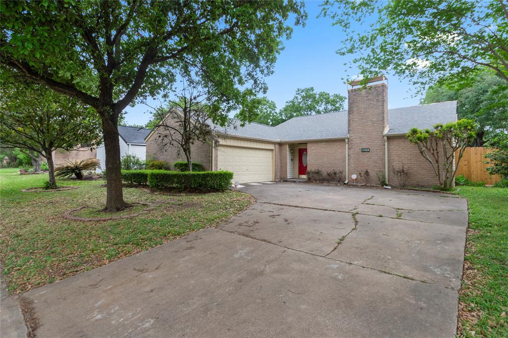 11866 Briar Forest Dr in Houston, TX - Building Photo