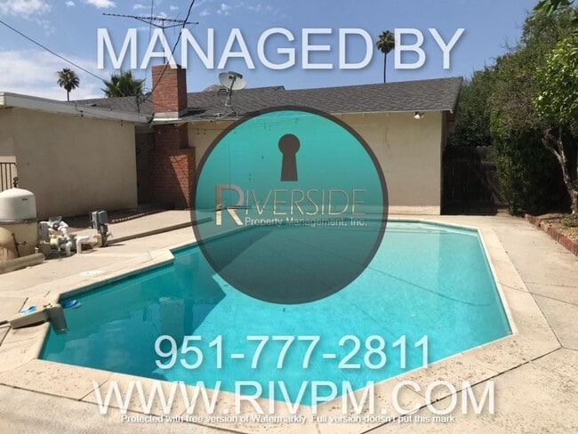 434 W Campus View Dr in Riverside, CA - Building Photo - Building Photo