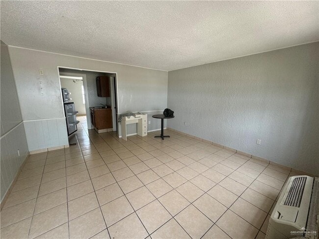 2612 S International Blvd in Weslaco, TX - Foto de edificio - Building Photo