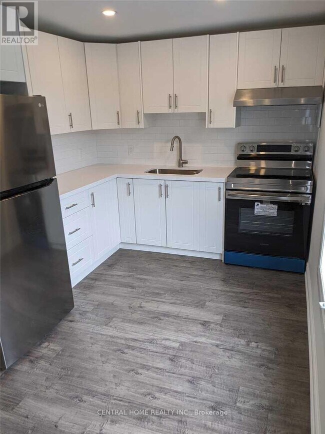 714 Lansdowne Ave in Toronto, ON - Building Photo - Building Photo