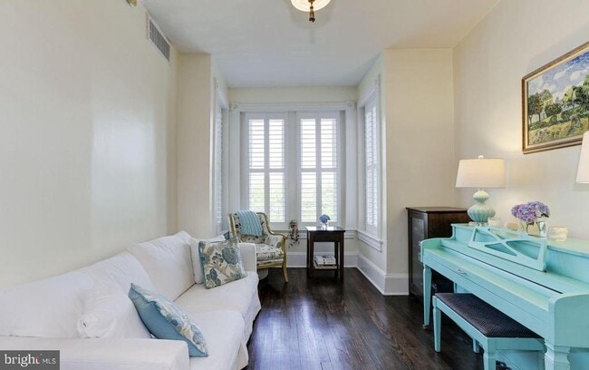 1932 35th St NW in Washington, DC - Building Photo - Building Photo