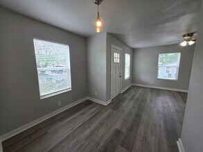 501A Parkdale Ave in Fort Worth, TX - Building Photo - Building Photo