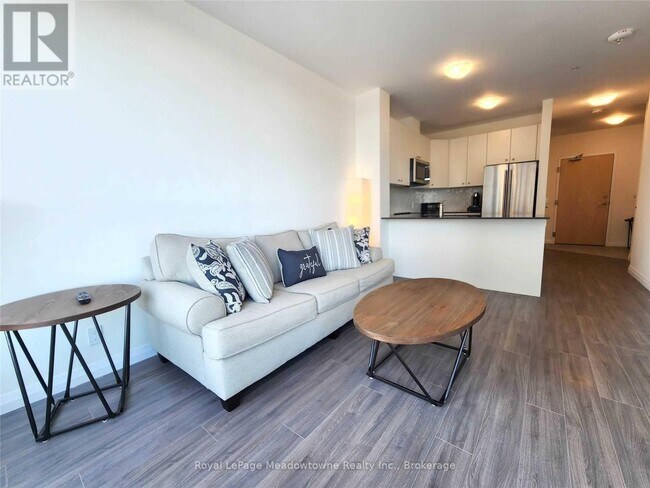 104 Garment St in Kitchener, ON - Building Photo - Building Photo