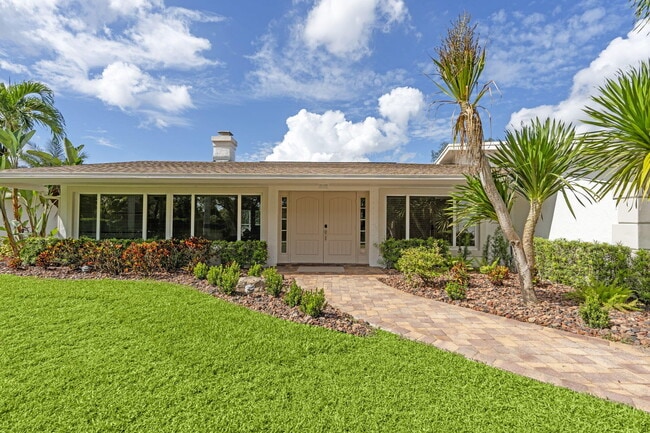 7447 NW 82nd Terrace in Parkland, FL - Building Photo - Building Photo