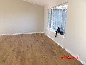 10603 Jeff Ln in Island City, OR - Building Photo - Building Photo