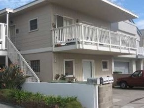 4PLEX AT HOLLYWOOD BEACH IN OXNARD in Oxnard, CA - Building Photo - Building Photo