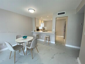 7743 SW 86th St in Miami, FL - Building Photo - Building Photo