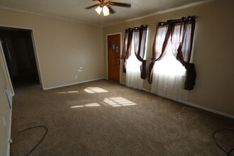 2408-2410 Flint Hills Dr in Burlington, IA - Building Photo - Building Photo