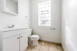 8057-59 S Dobson Ave Chicago, IL 60619 in Chicago, IL - Foto de edificio - Building Photo