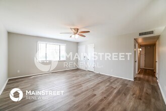 3350 W Country Gables Dr in Phoenix, AZ - Building Photo - Building Photo