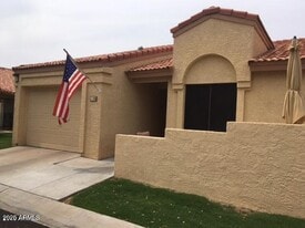 1021 S Greenfield Rd in Mesa, AZ - Building Photo