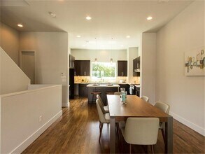 864 Wakefield Dr in Houston, TX - Building Photo - Building Photo