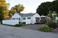 39 Town Beach Rd in Old Saybrook, CT - Building Photo - Building Photo