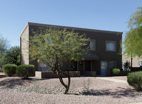 1403-1405 N Gilbert Ave in Casa Grande, AZ - Building Photo