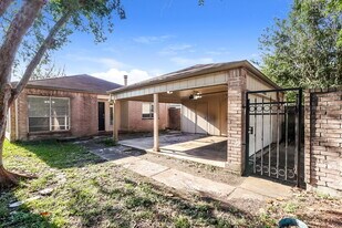 7406 San Simeon Dr in Houston, TX - Building Photo