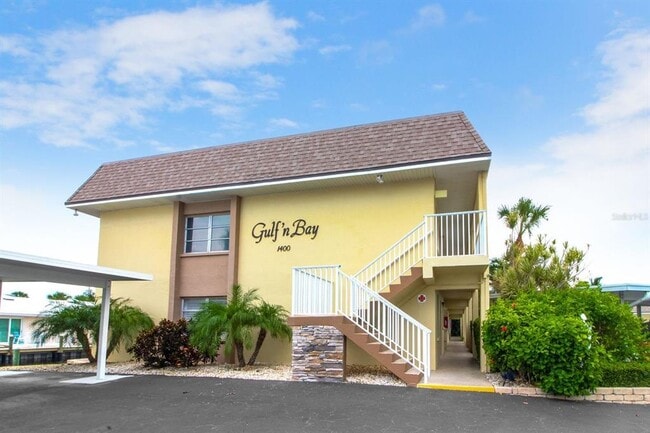 1400 Tarpon Center Dr in Venice, FL - Foto de edificio - Building Photo