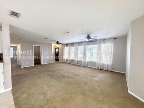 208 Panther Path in Liberty Hill, TX - Foto de edificio - Building Photo