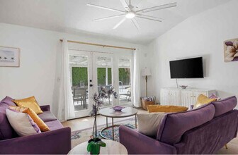 1489 E Francis Dr in Palm Springs, CA - Building Photo - Building Photo