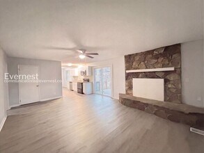 4365 Stonewall Tell Rd in College Park, GA - Building Photo - Building Photo