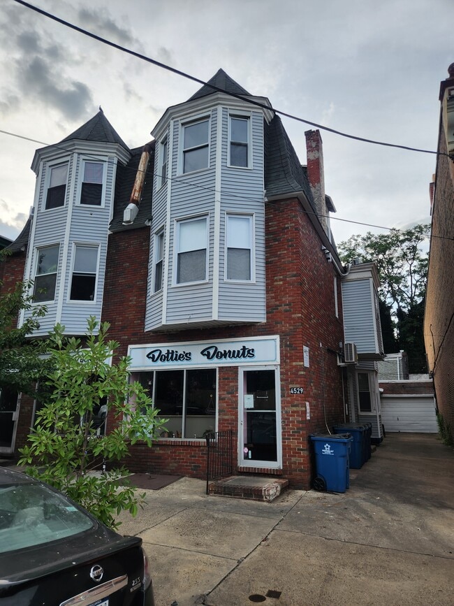 4529 Springfield Ave, Unit 2F