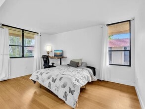 770 NE 199th St in Miami, FL - Building Photo - Building Photo