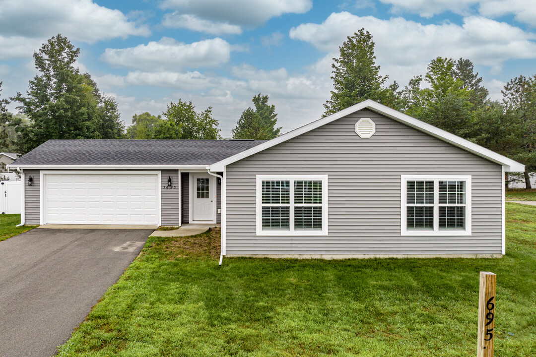 Woodbury Estates - SINGLE FAMILY HOMES in Traverse City, MI - Building Photo