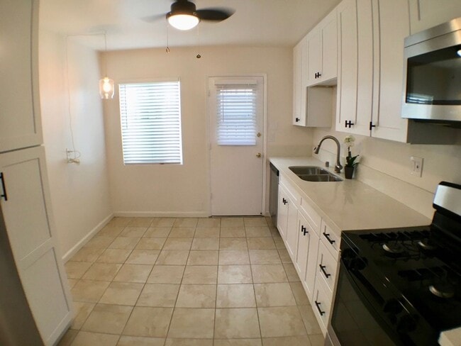 property at 3970-3976.5-39765 Mississippi St