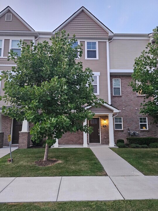 2500 Normandy Rd in Royal Oak, MI - Building Photo
