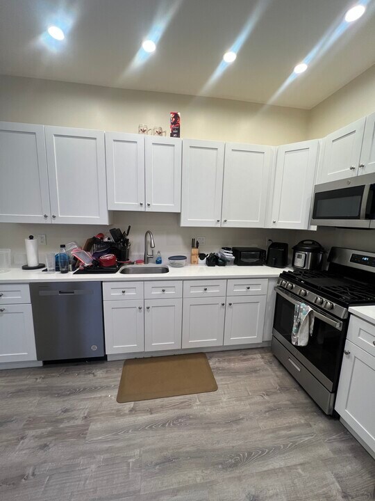 1423 Cambridge St, Unit 2 in Cambridge, MA - Building Photo