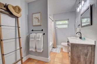 721 NE 8th Ave in Boynton Beach, FL - Foto de edificio - Building Photo