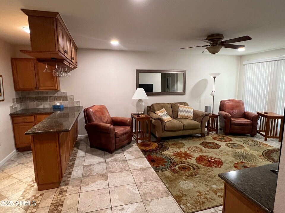 10827 W Santa Fe Dr in Sun City, AZ - Building Photo