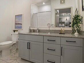 Viridium in Woodbridge, VA - Foto de edificio - Interior Photo